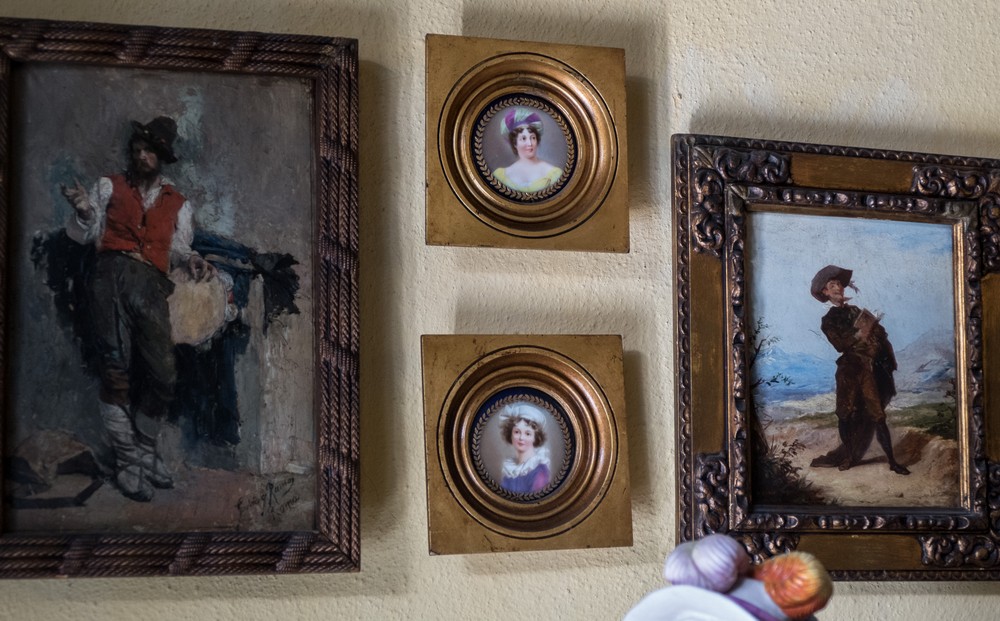 At the Decorative Arts Museum.<br />Nov. 7, 2016 - Parque Vidal, Santa Clara, Cuba