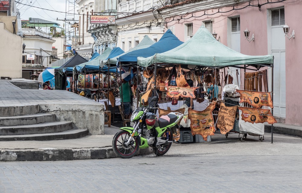 Side street next to the theater.<br />Nov. 7, 2016 - Parque Vidal, Santa Clara, Cuba
