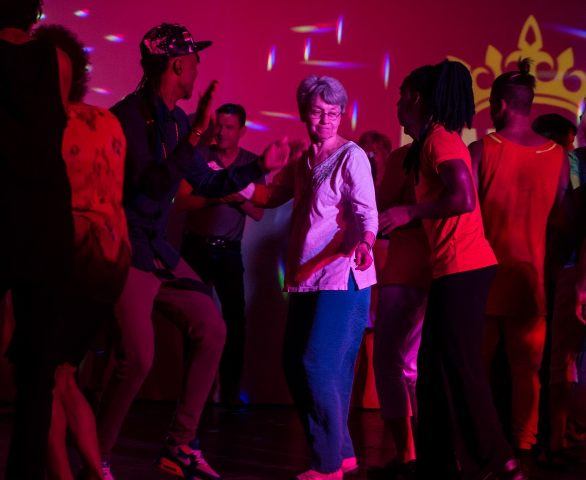 Madelyn spotlighted.<br />Havana Queens performance.<br />Nov. 11, 2016 - Hotel Habana Libre, Havana, Cuba.